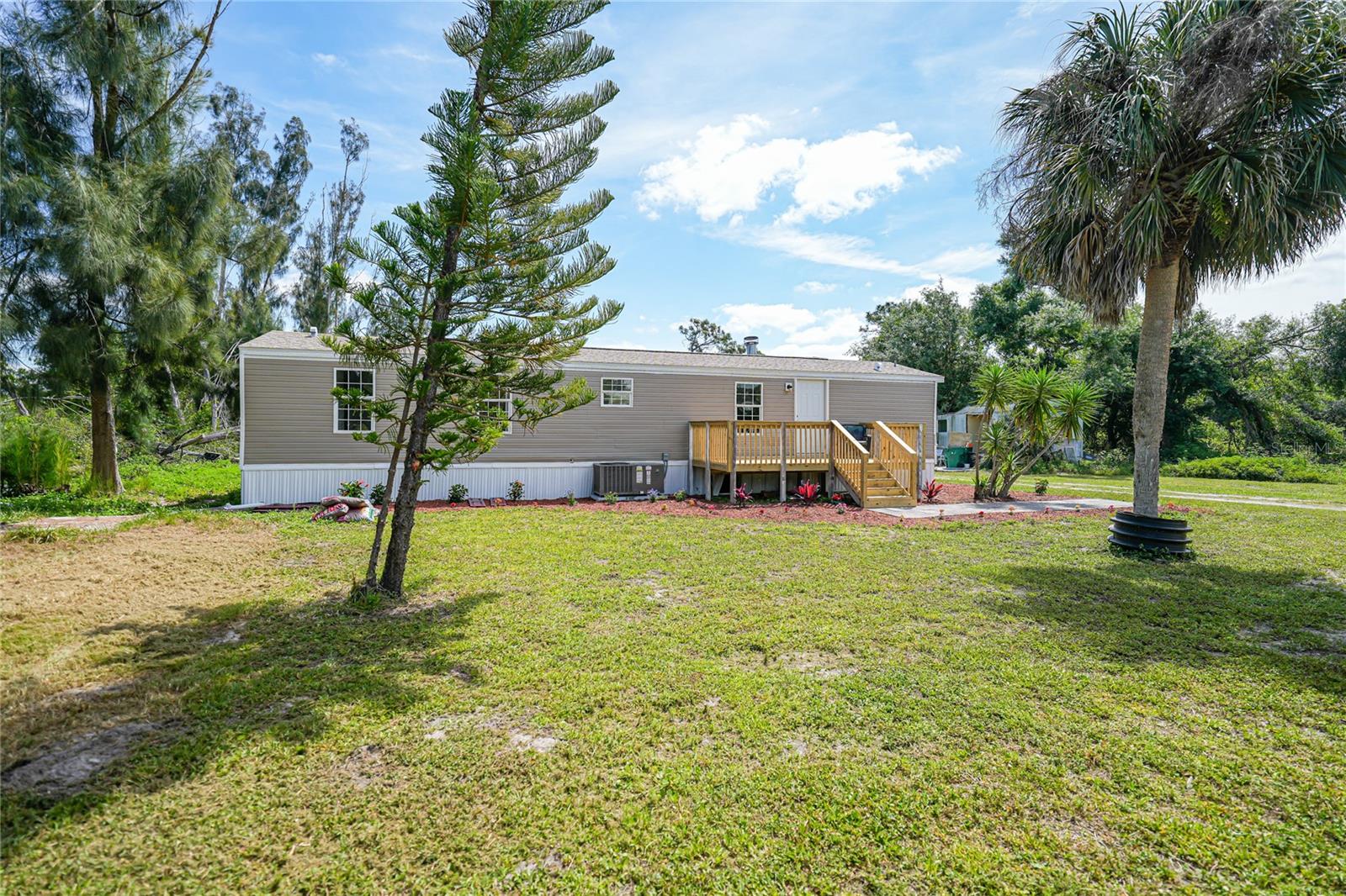 5582 SWAYING PALM DR