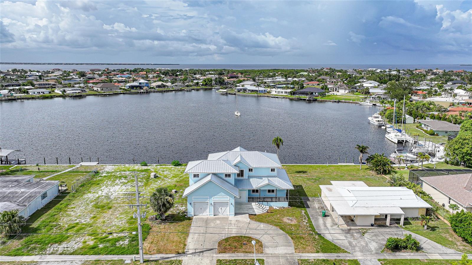 21519 EDGEWATER DR