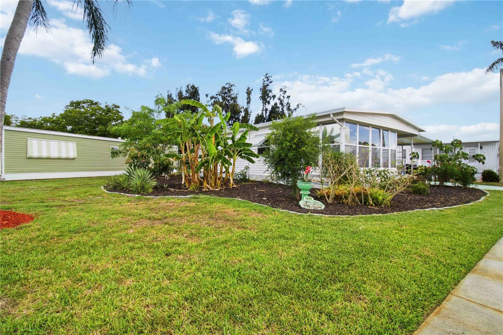 5402 CHATEAU LN