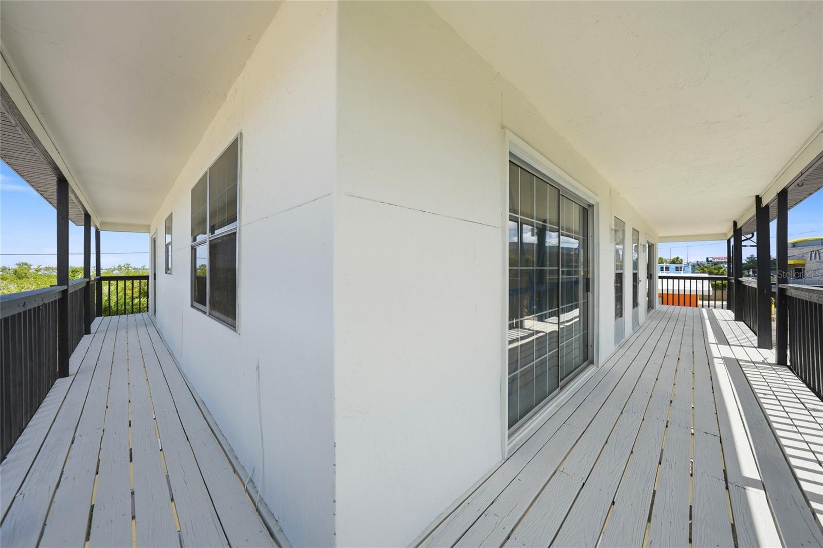 1261 BEACH RD