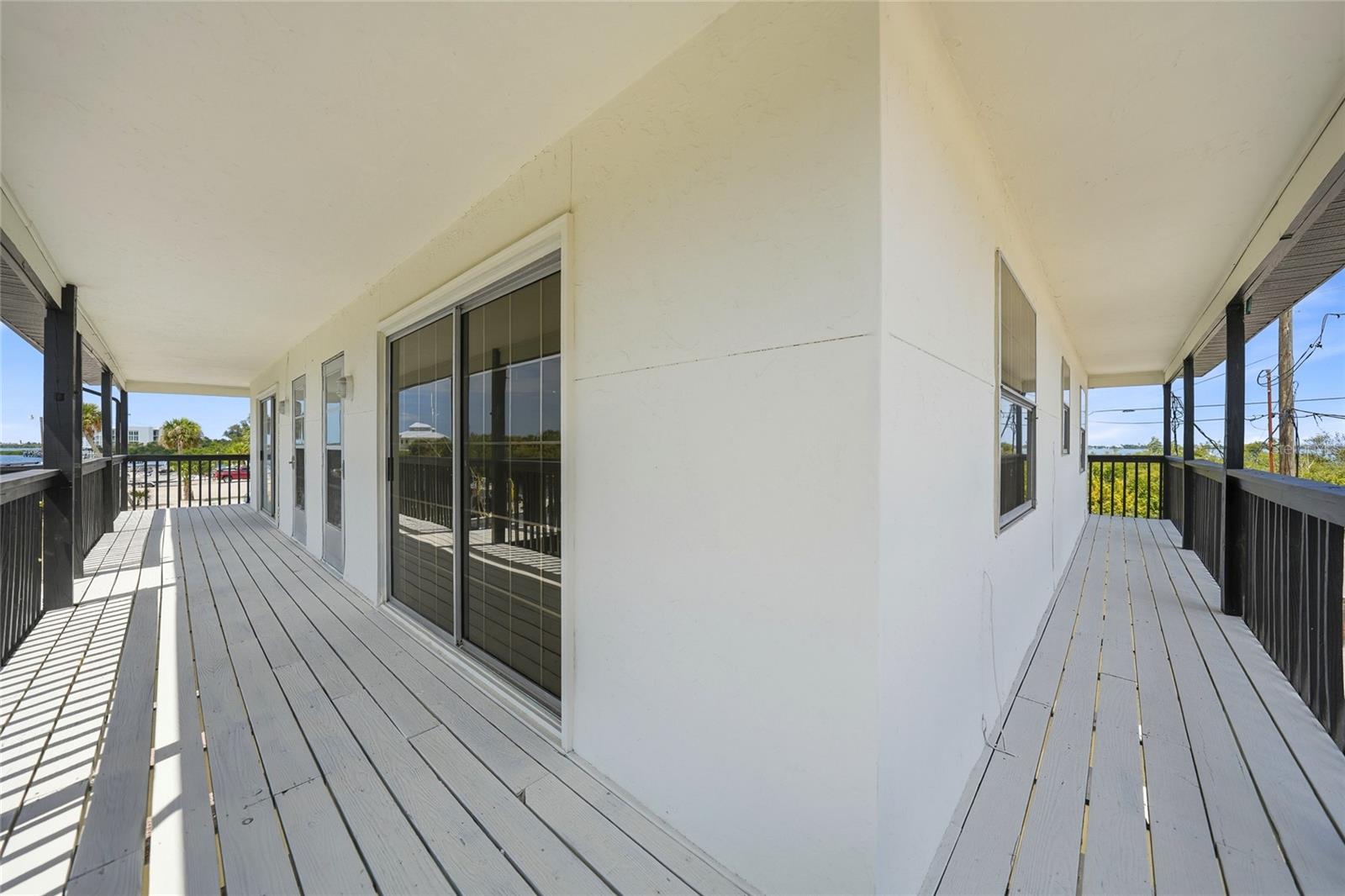 1261 BEACH RD