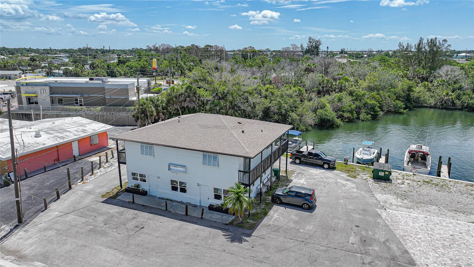 1261 BEACH RD