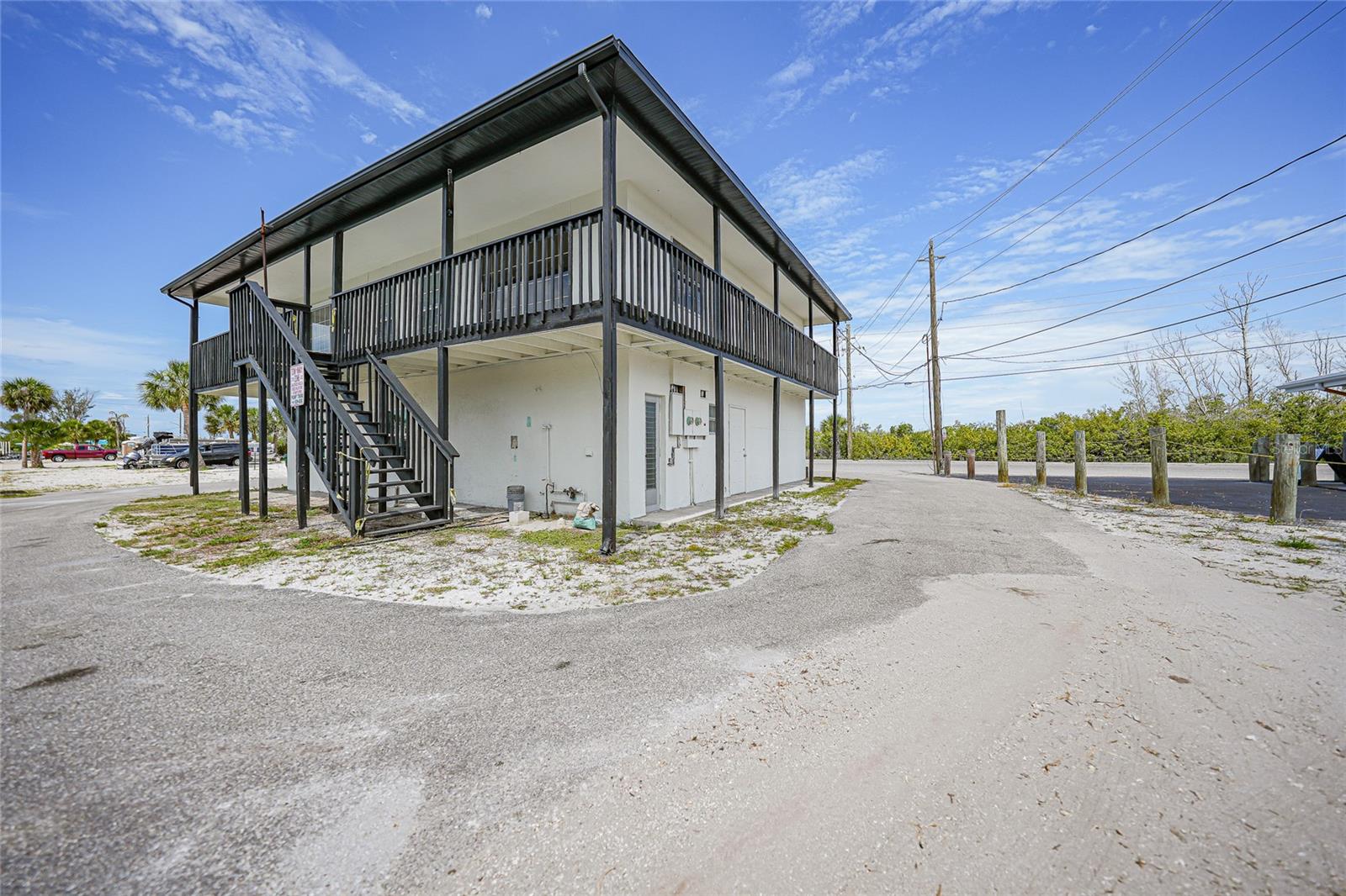 1261 BEACH RD