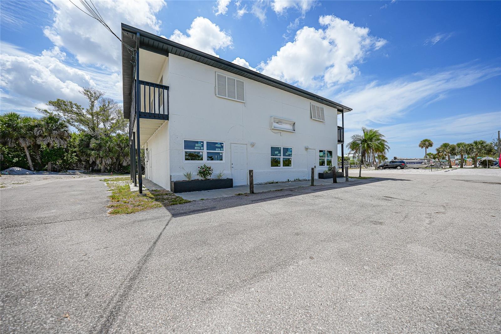 1261 BEACH RD