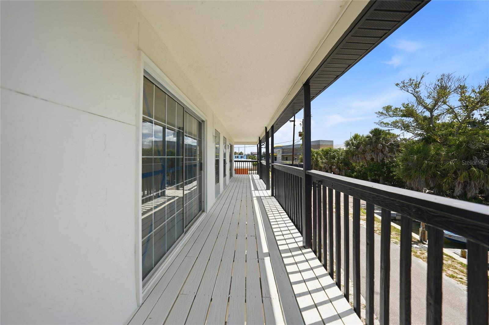 1261 BEACH RD