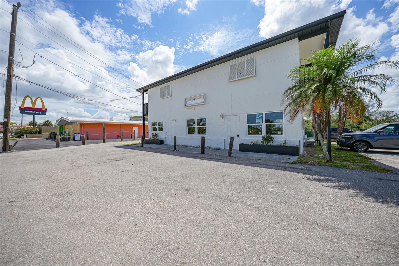 1261 BEACH RD