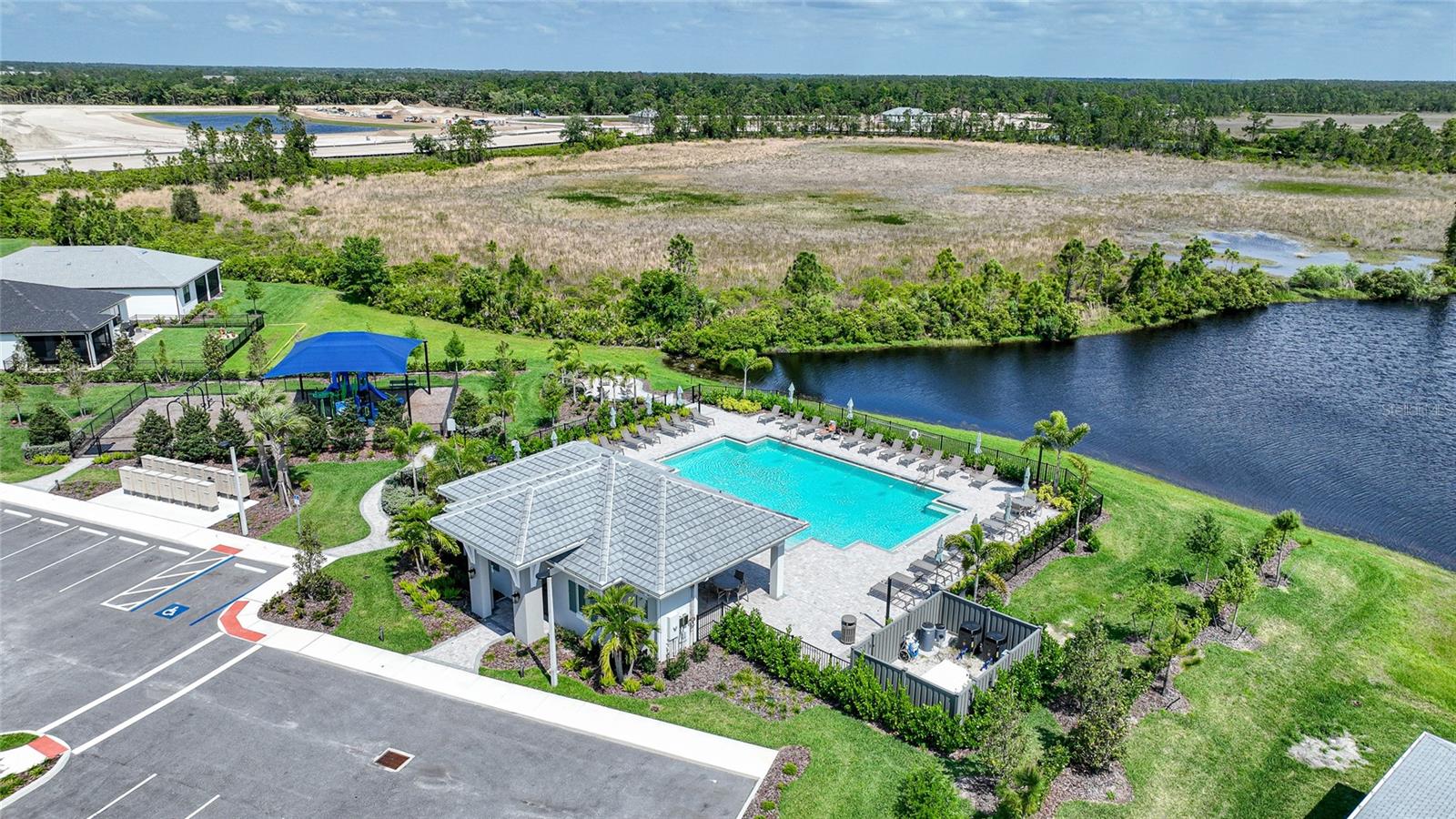 2117 LAURIFOLIA CT