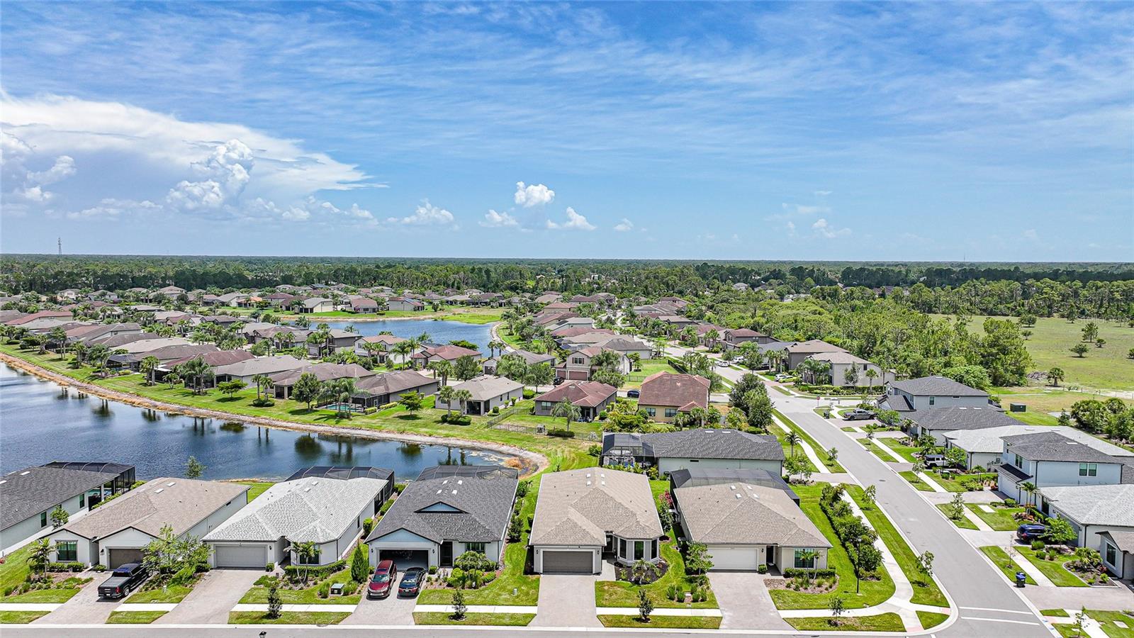 2117 LAURIFOLIA CT