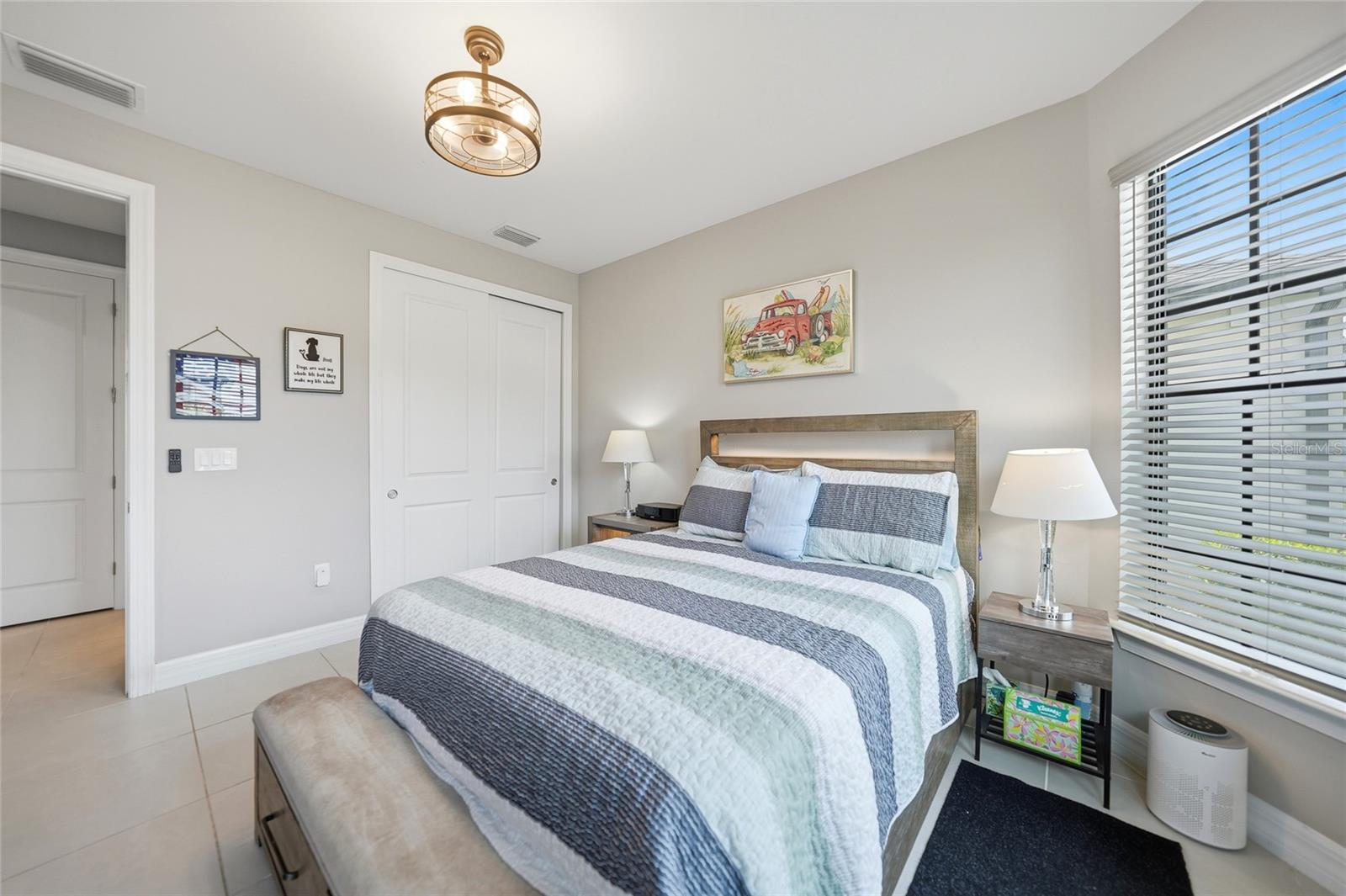 2117 LAURIFOLIA CT
