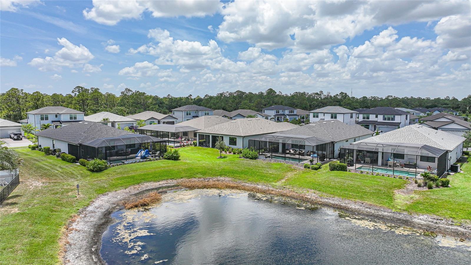 2117 LAURIFOLIA CT