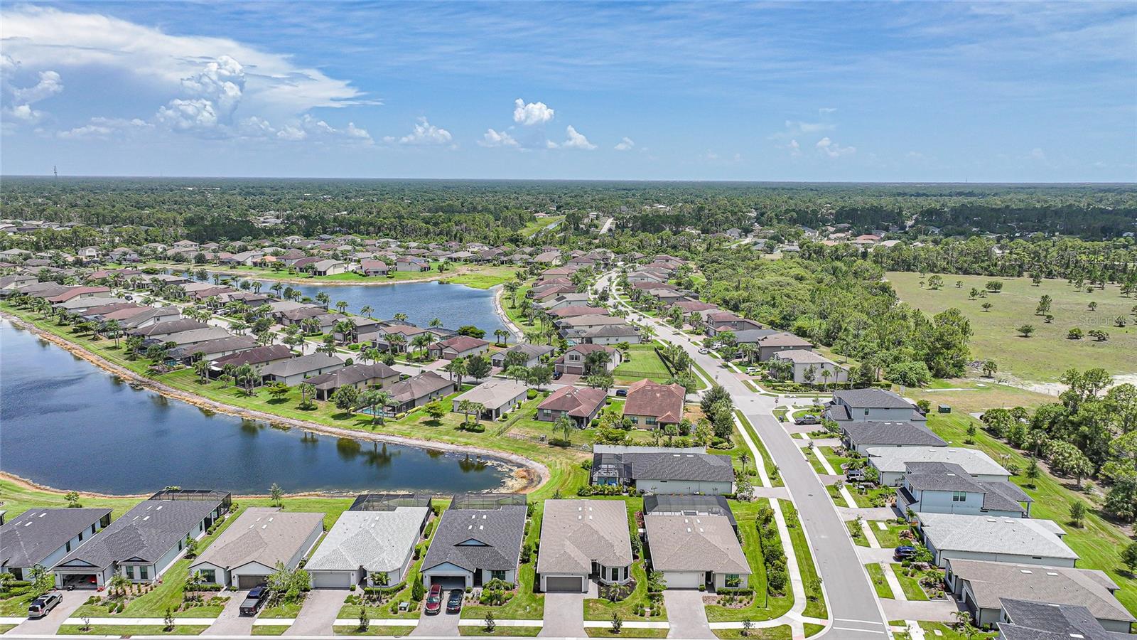 2117 LAURIFOLIA CT
