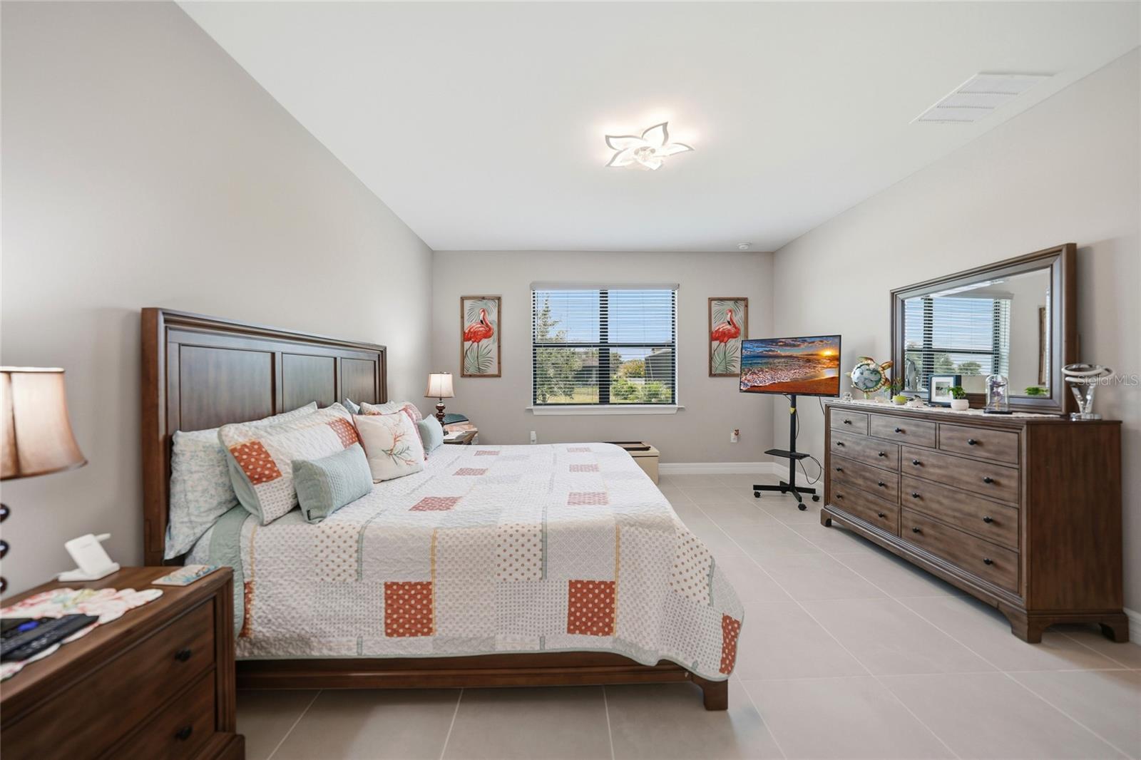 2117 LAURIFOLIA CT