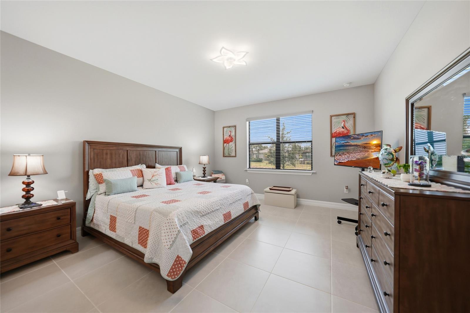 2117 LAURIFOLIA CT