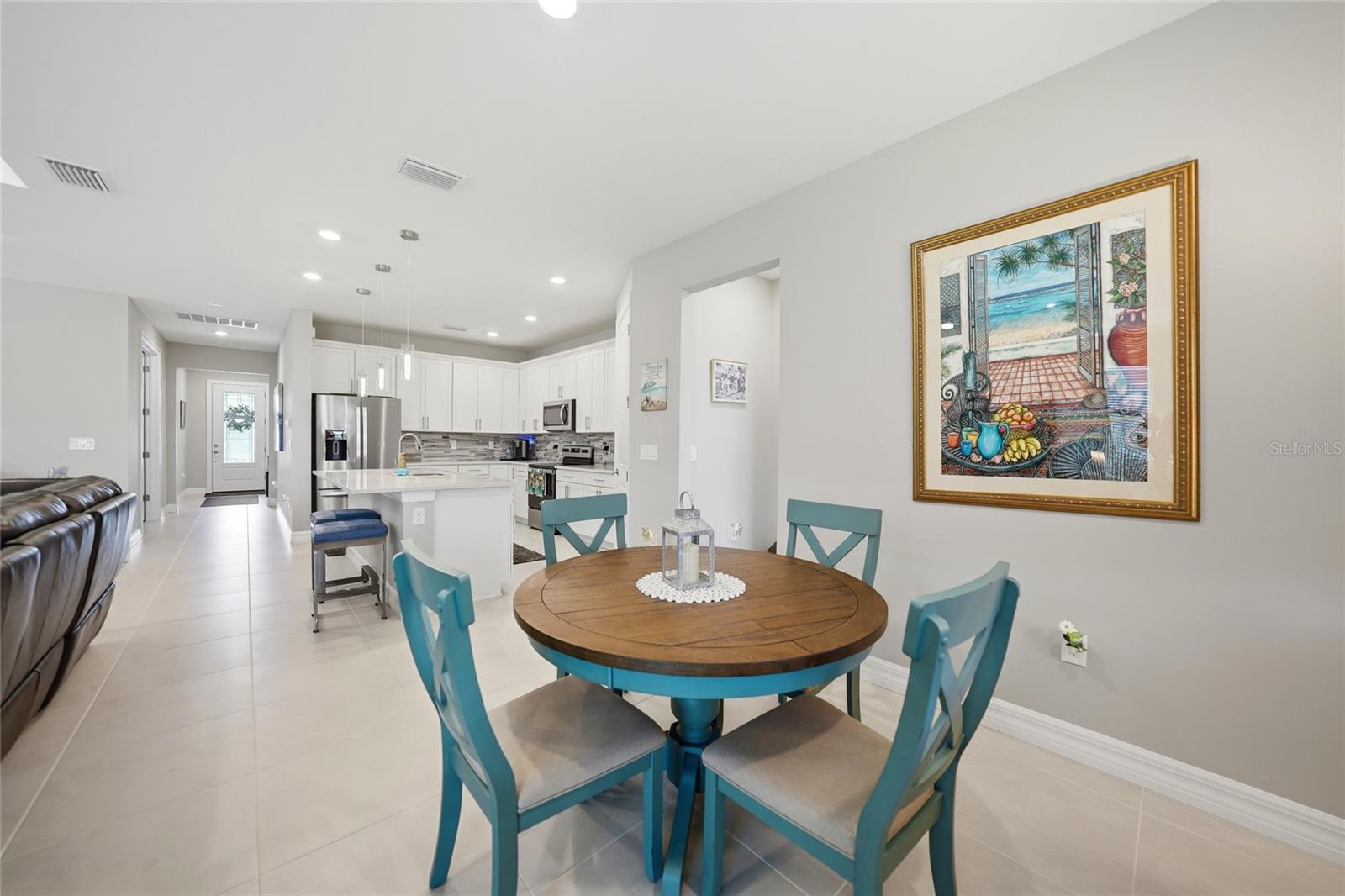 2117 LAURIFOLIA CT