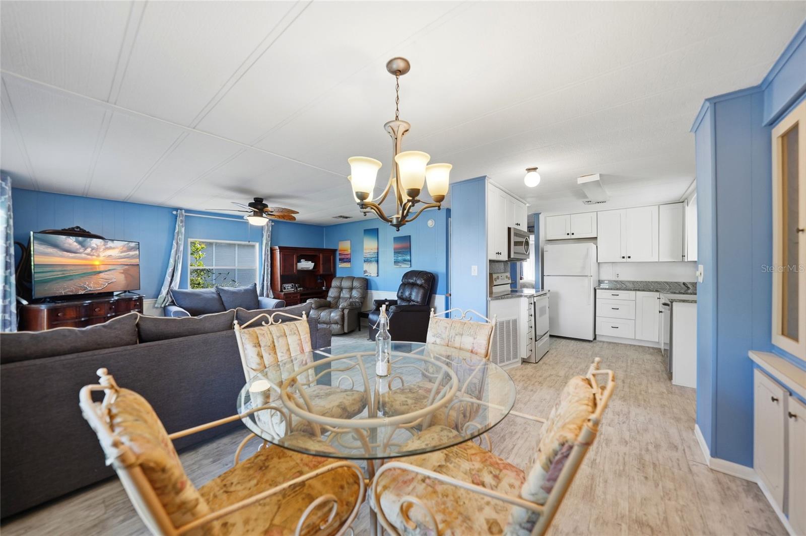 195 S FIJI CIR