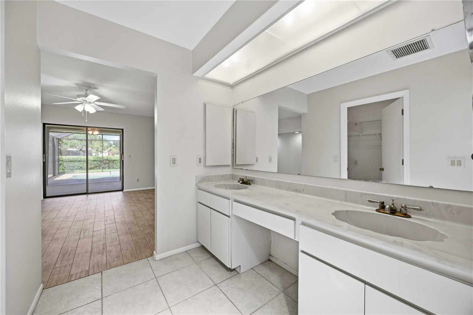 2221 MAURITANIA RD