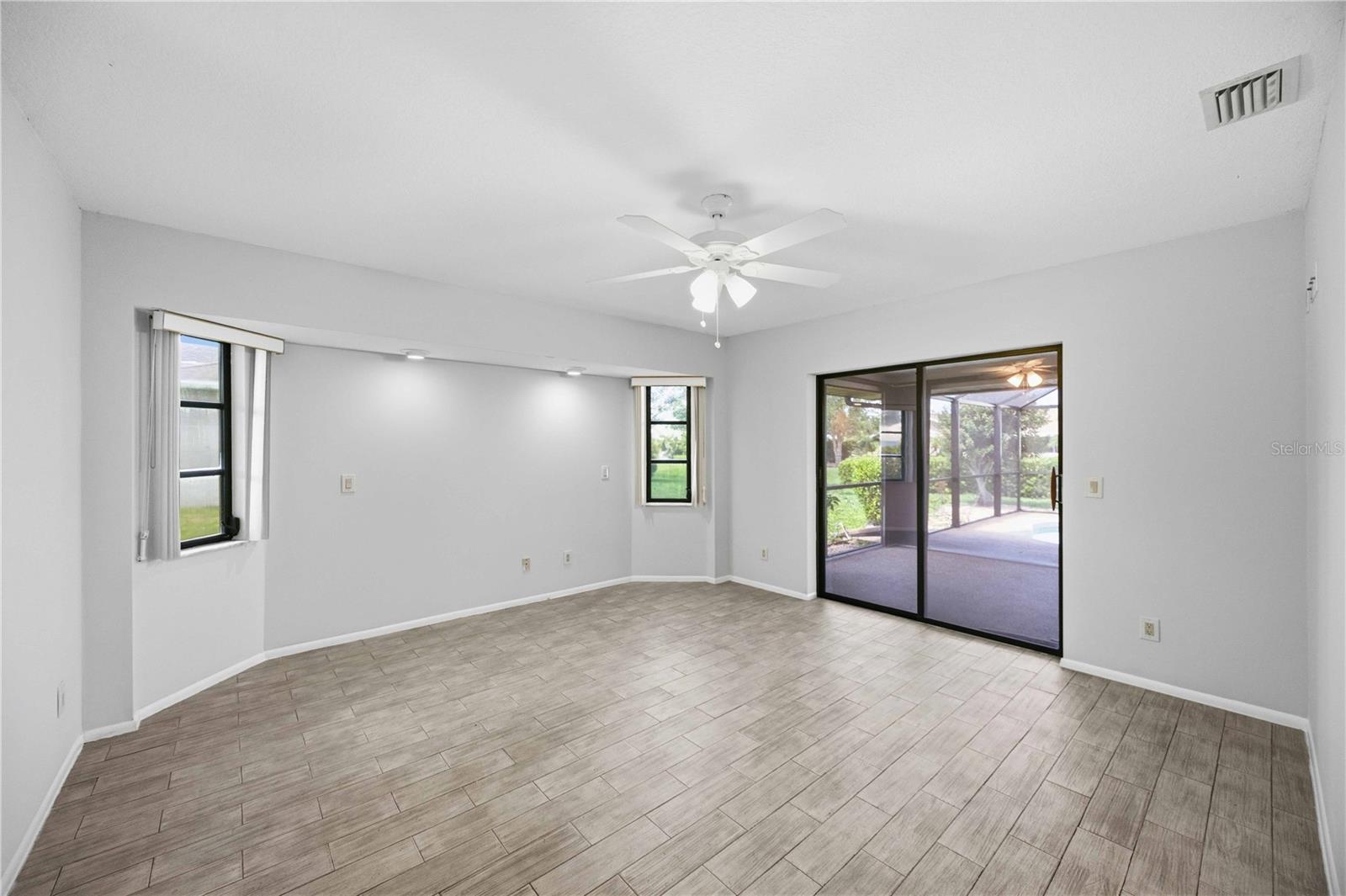 2221 MAURITANIA RD