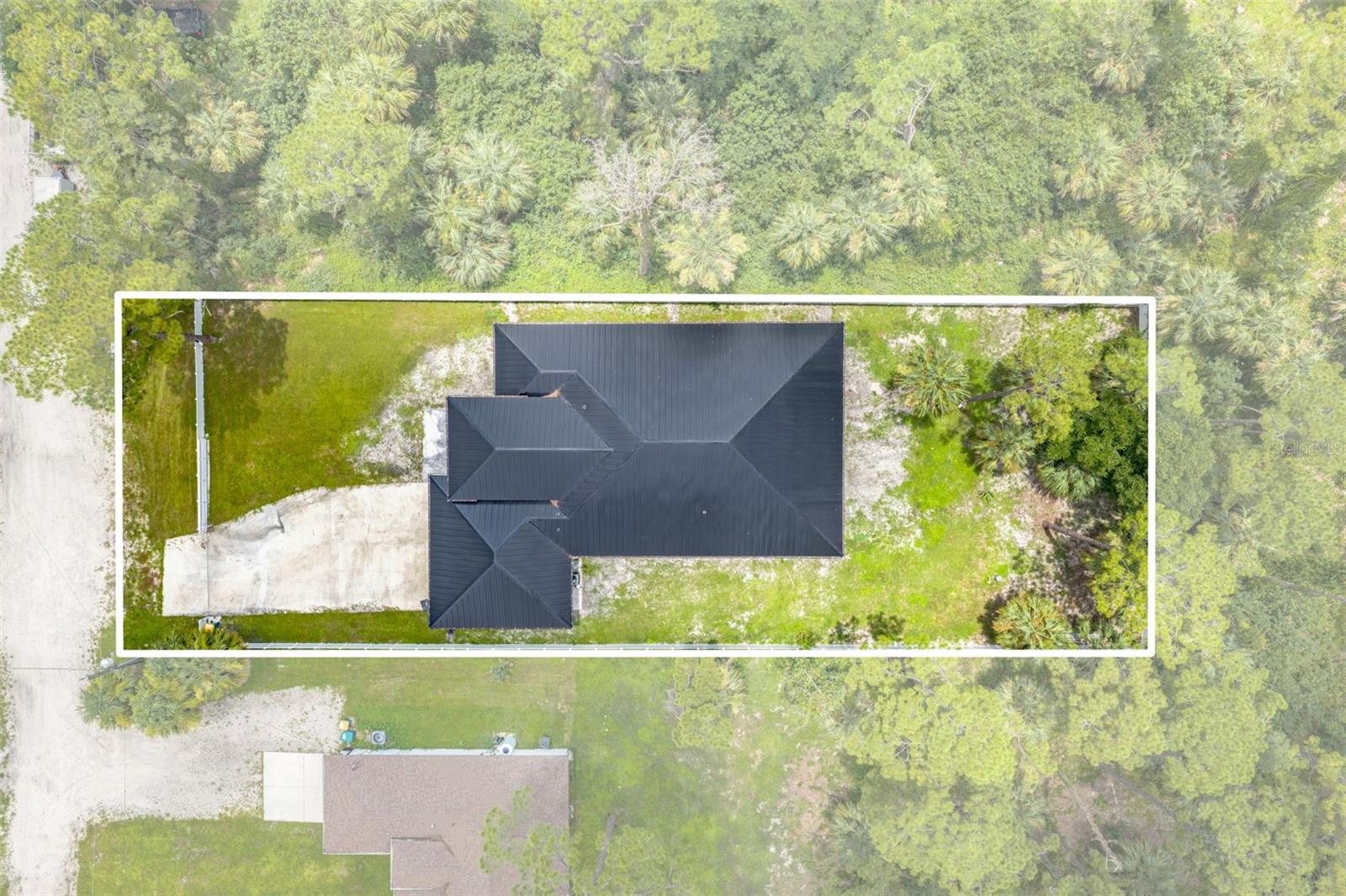 1853 DELLA DR