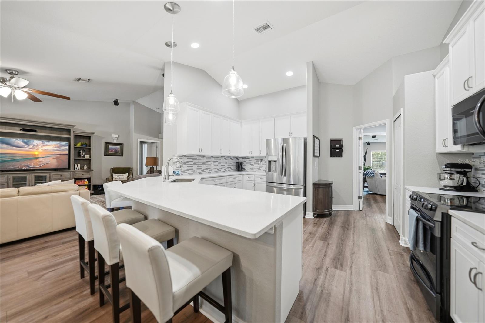 1282 CLEARVIEW DR