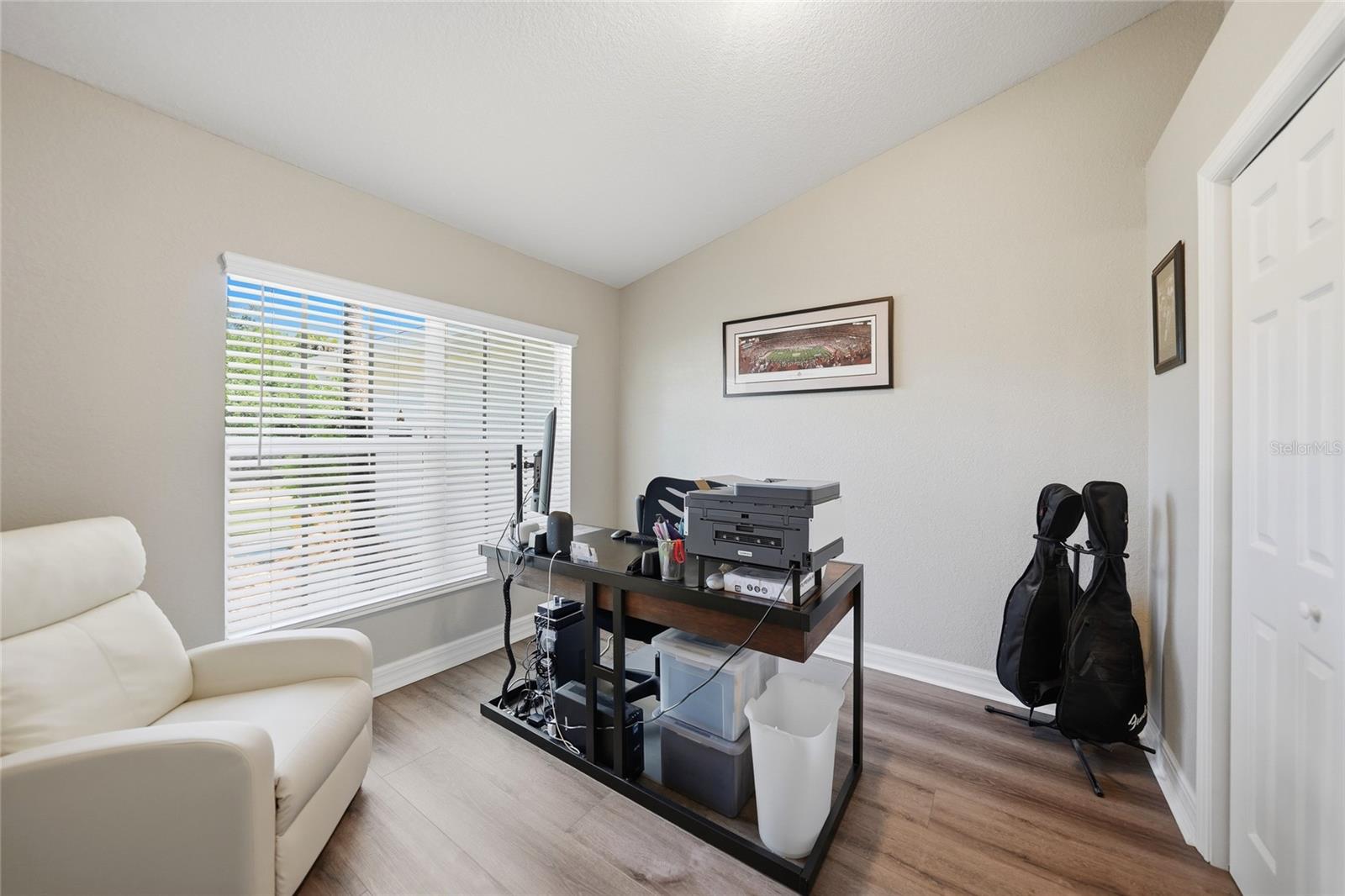 1282 CLEARVIEW DR