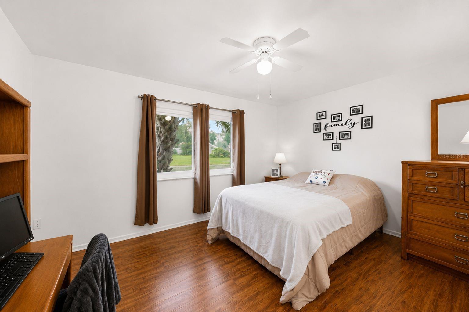 5409 KENWOOD DR
