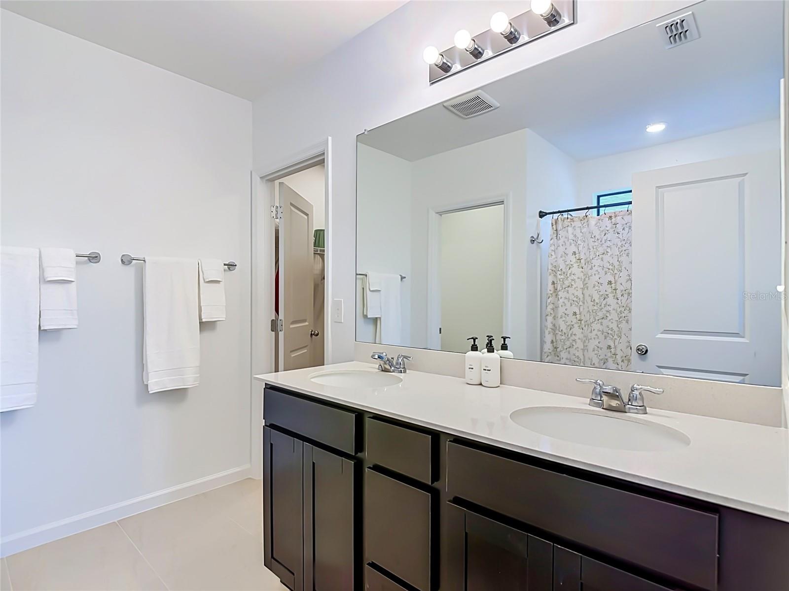 1211 CALOOSA COVE DR