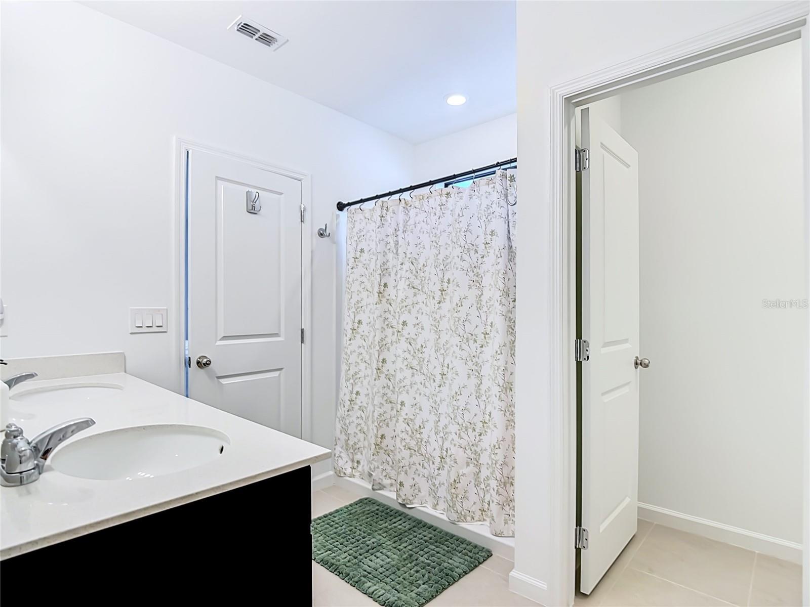 1211 CALOOSA COVE DR