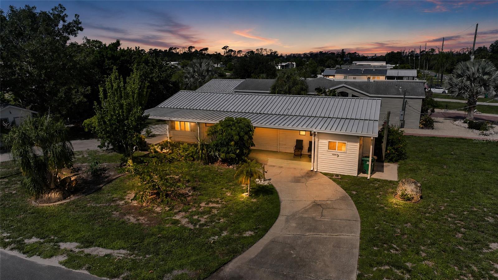 1230 SEAHORSE LN