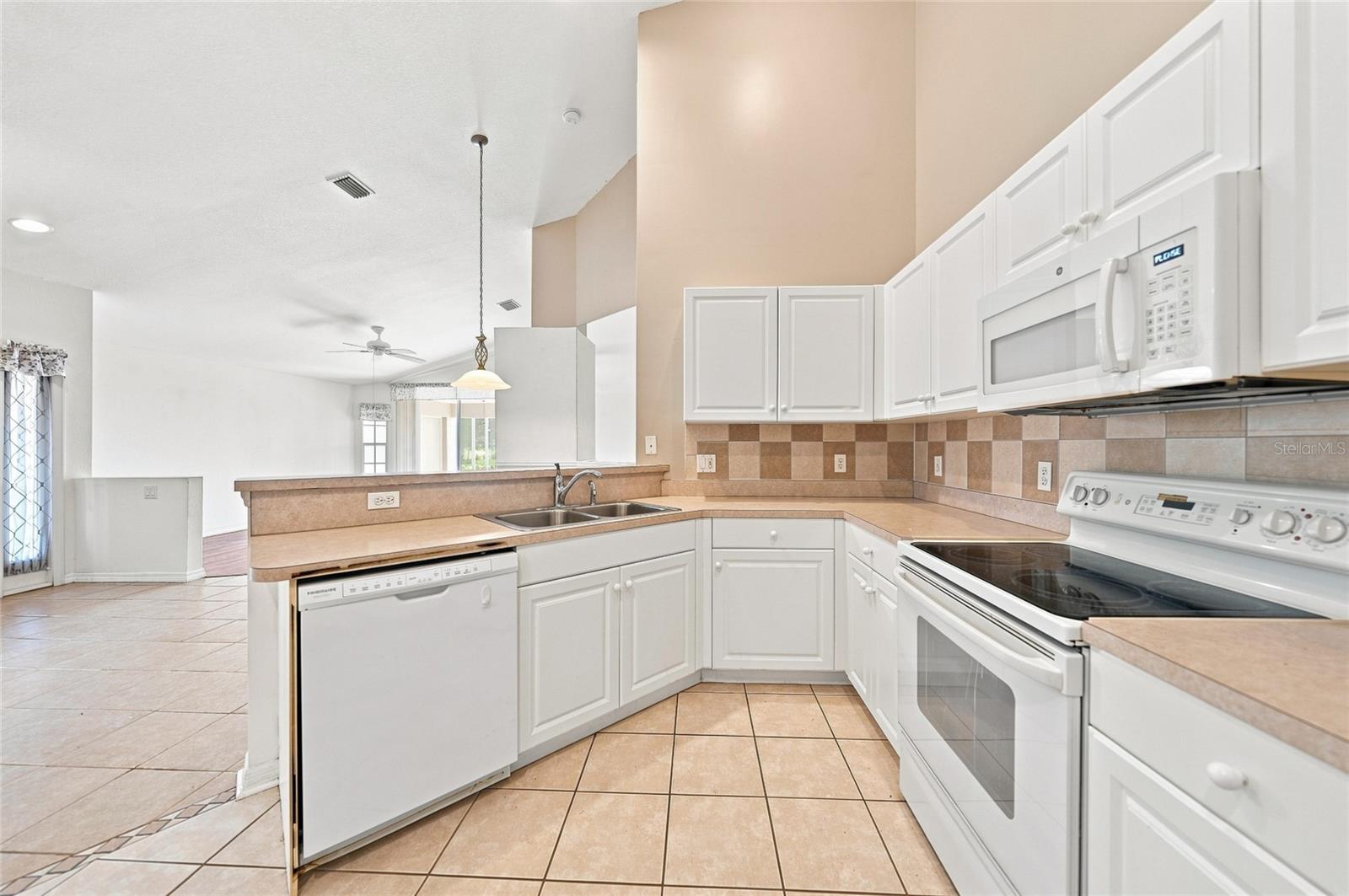 4214 FAIRWAY PL