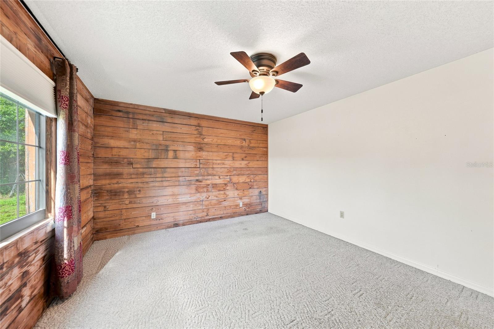 6609 PINEWOOD LN