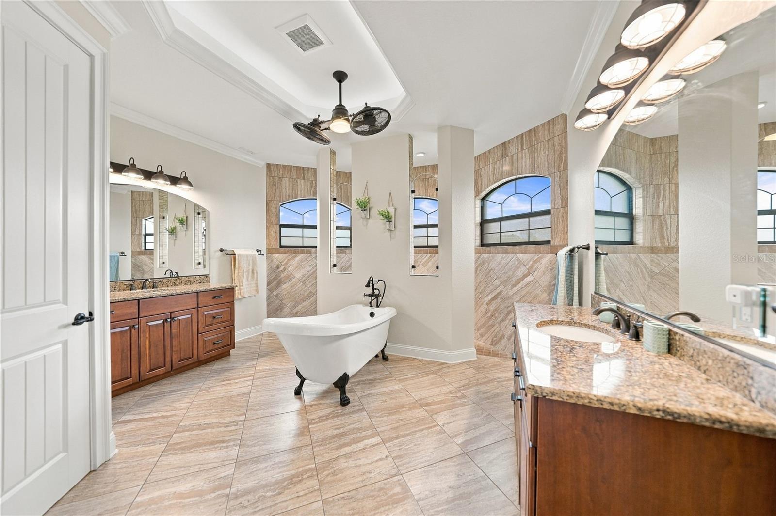 9614 SHELBURNE CIR