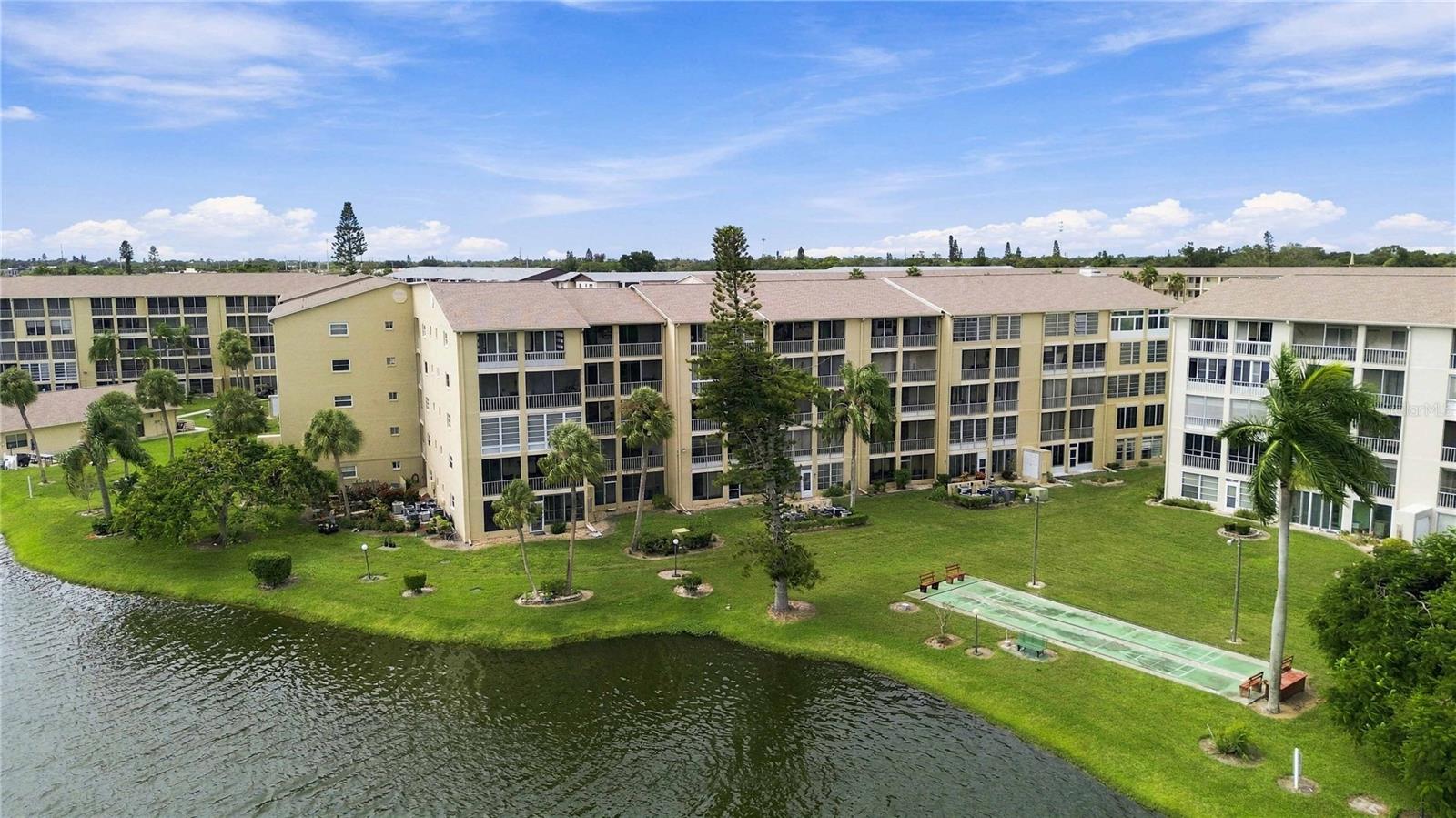 3617 LAKE BAYSHORE DR #401