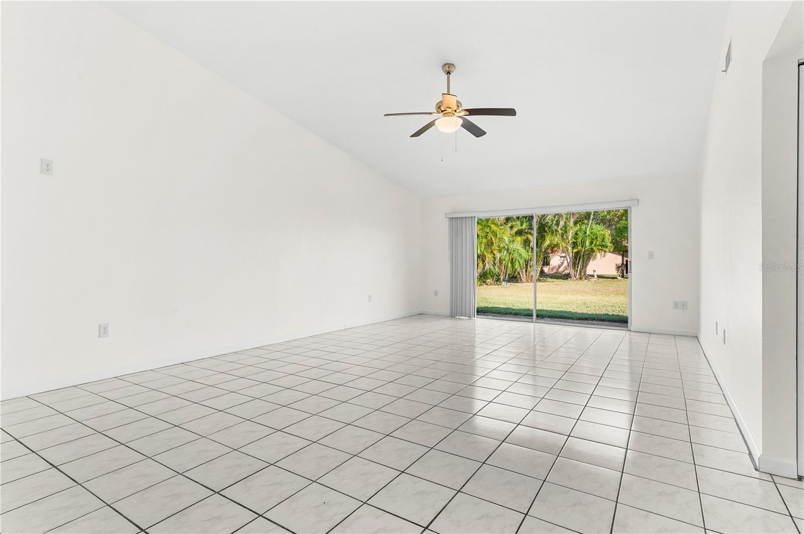 6479 ROYAL WOODS DR