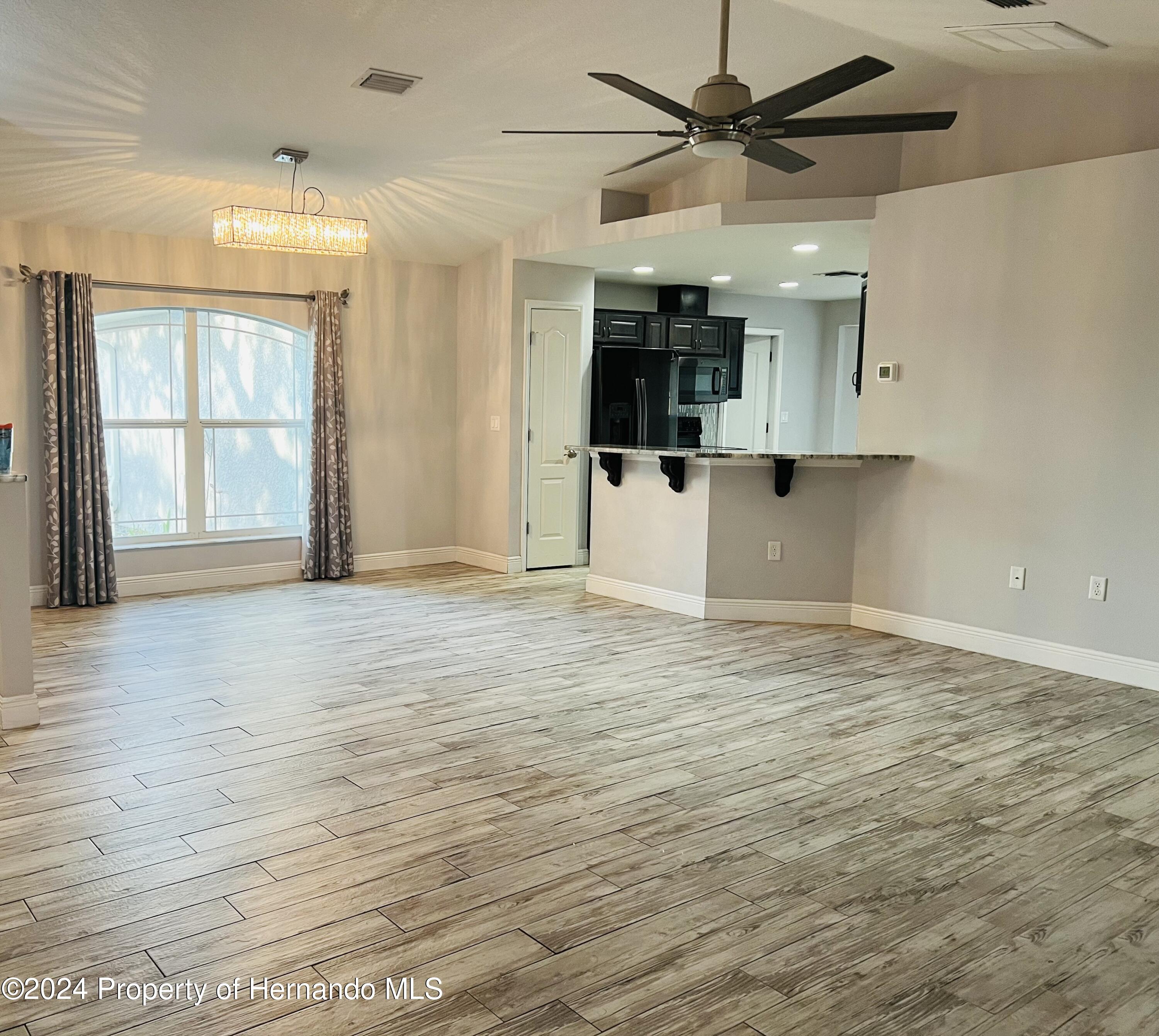 13436 Barlington Street