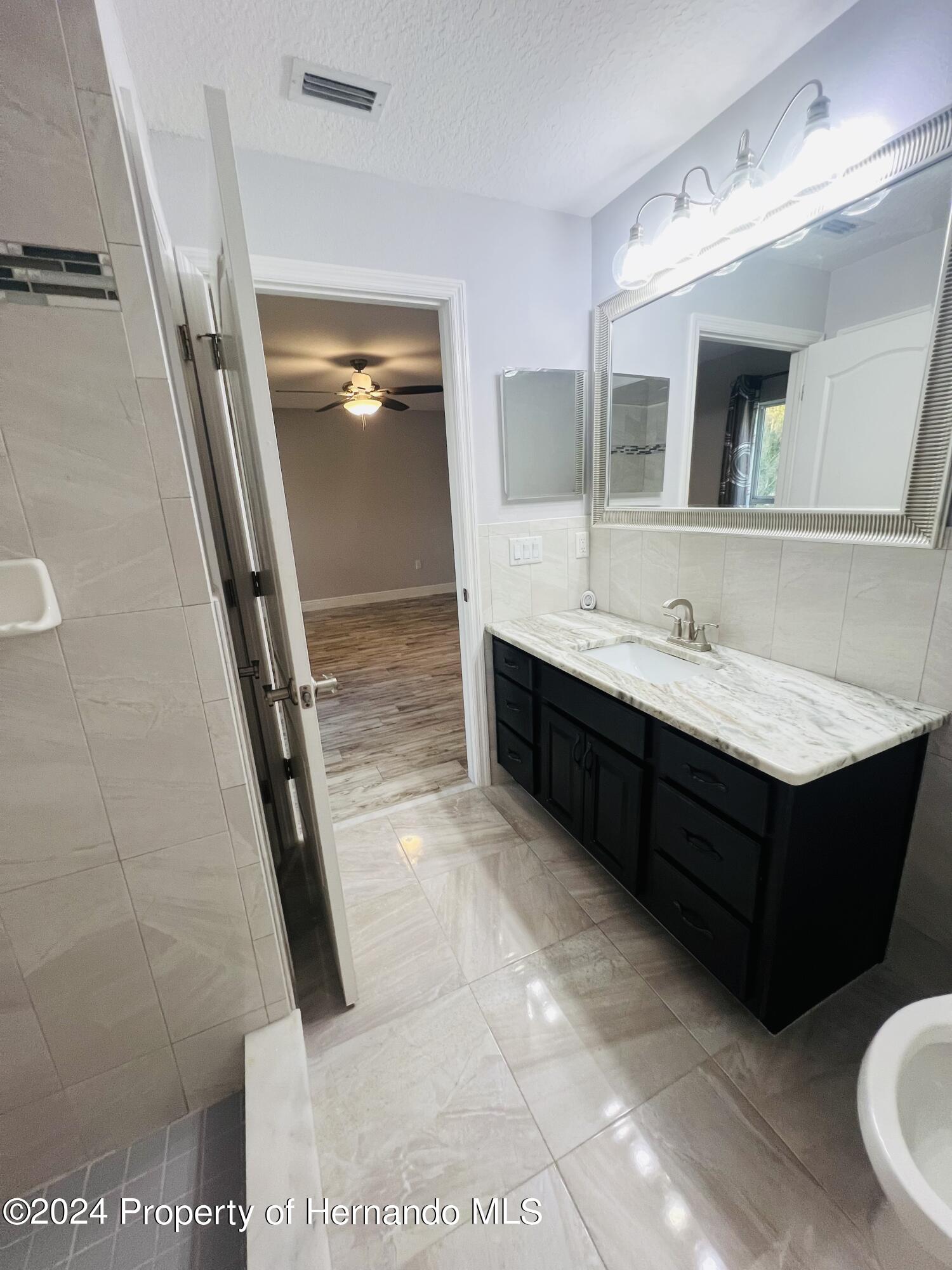 13436 Barlington Street