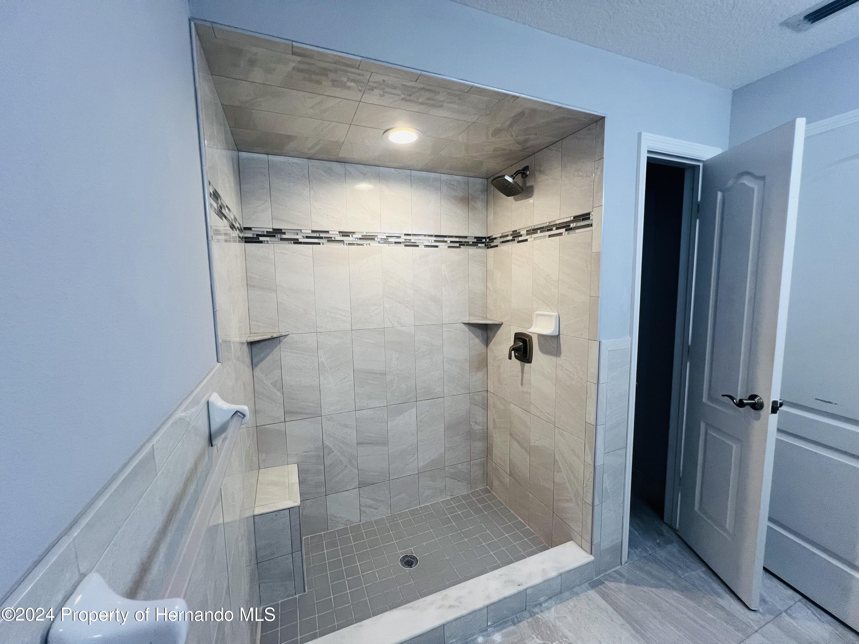 13436 Barlington Street