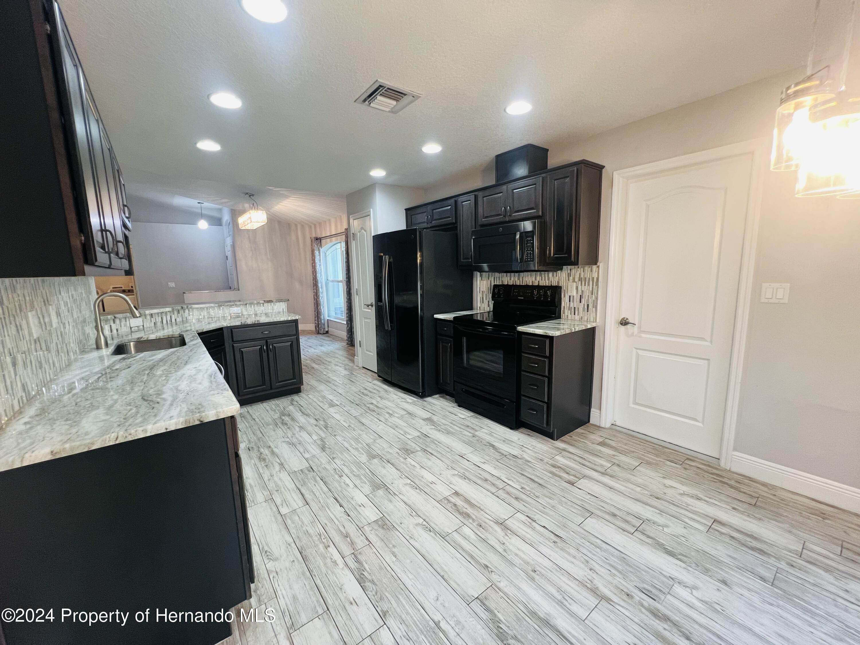 13436 Barlington Street