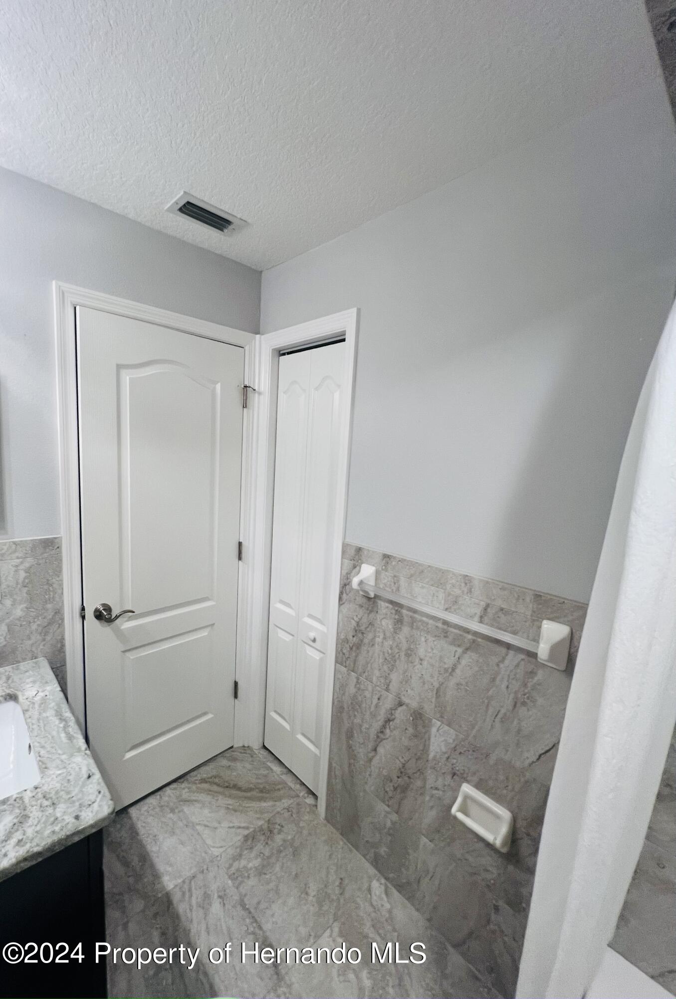 13436 Barlington Street