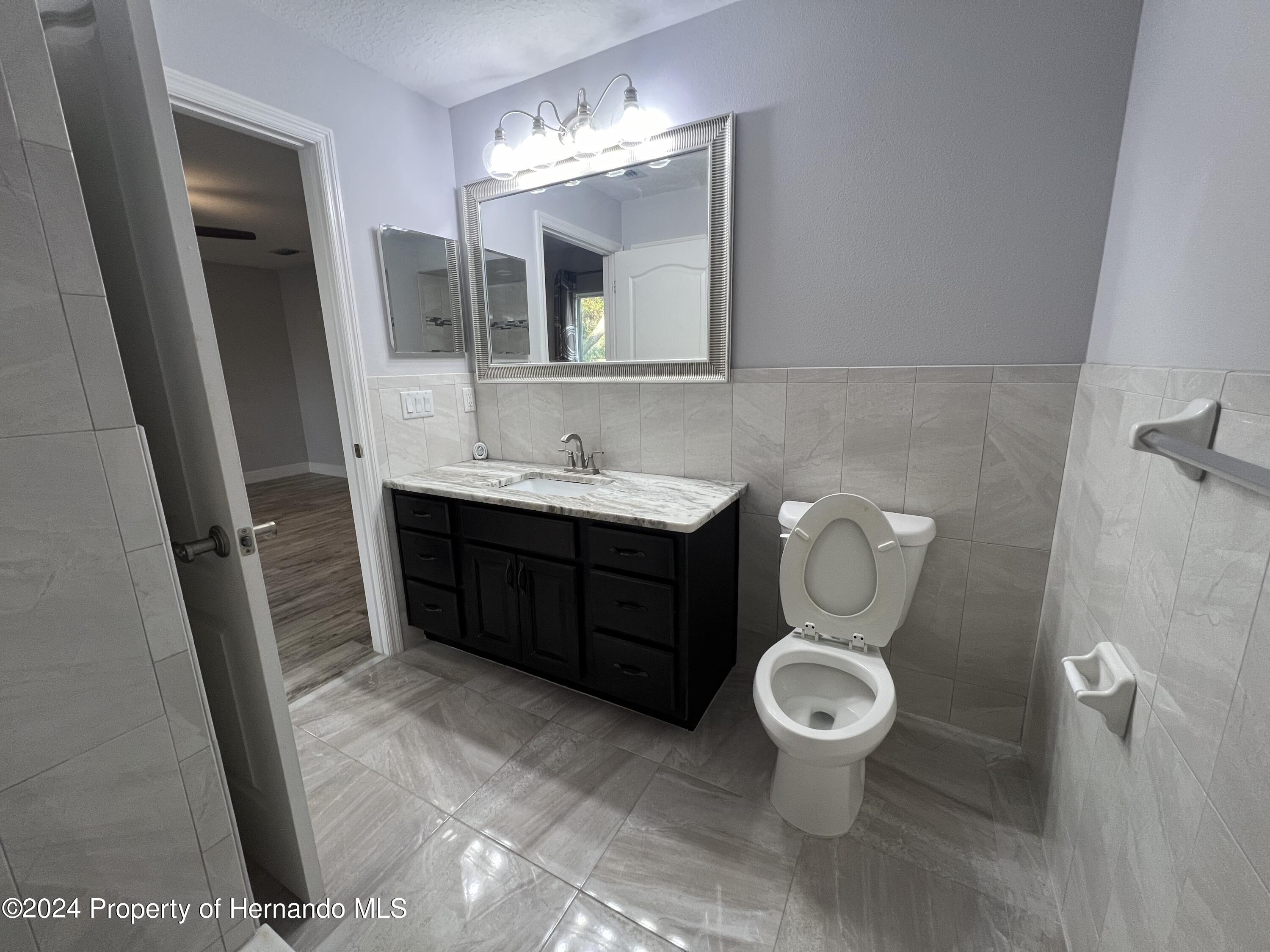 13436 Barlington Street