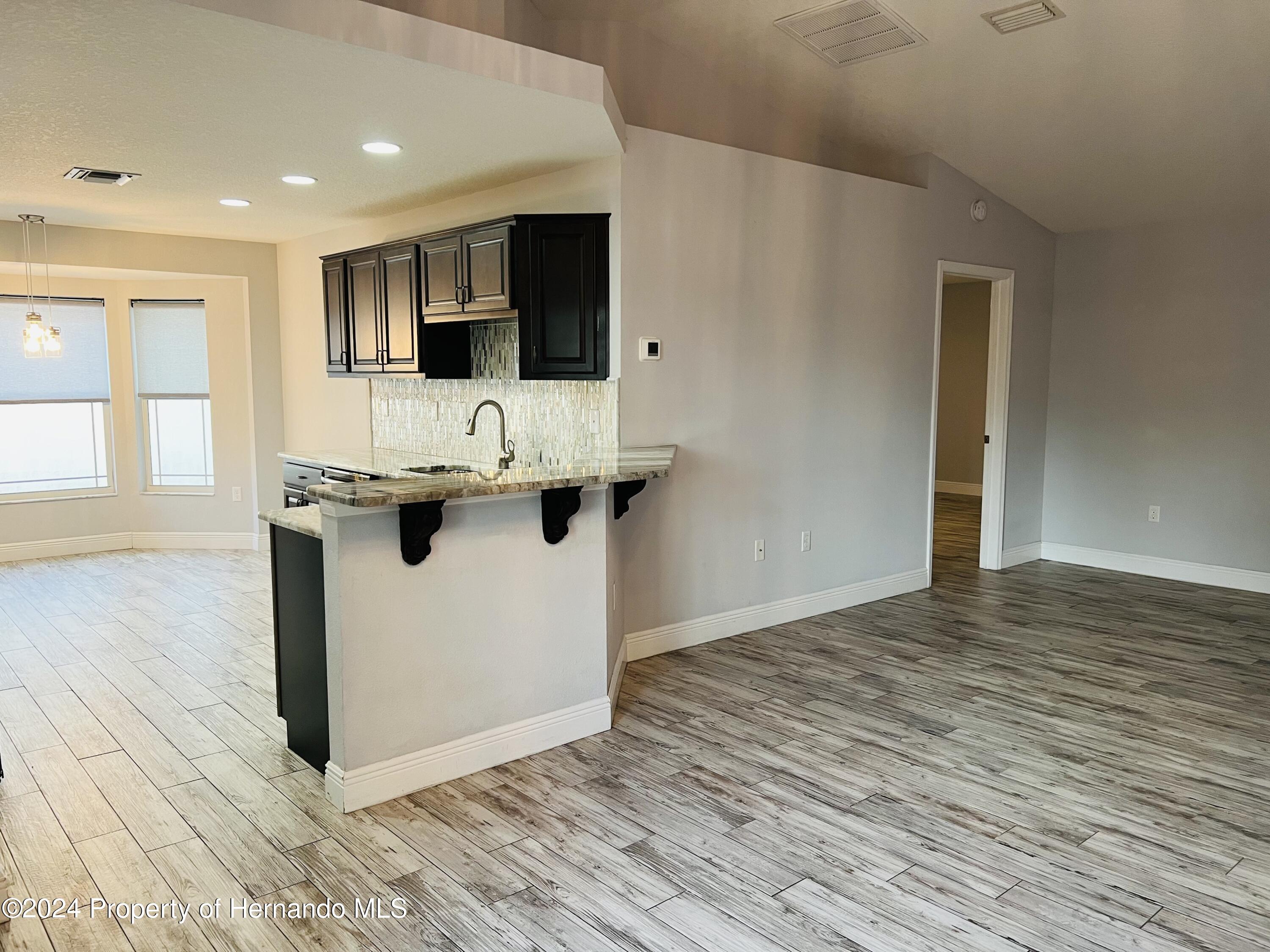 13436 Barlington Street