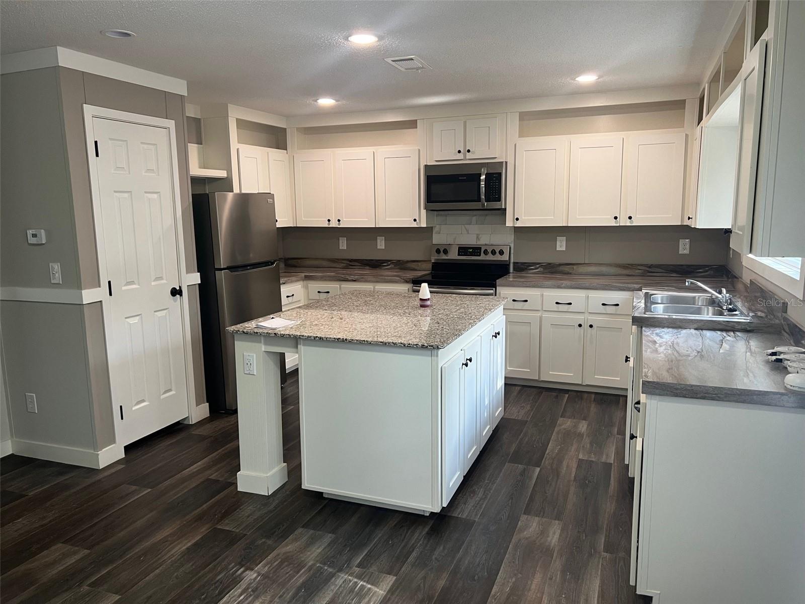 6434 W CHERRYWOOD ST