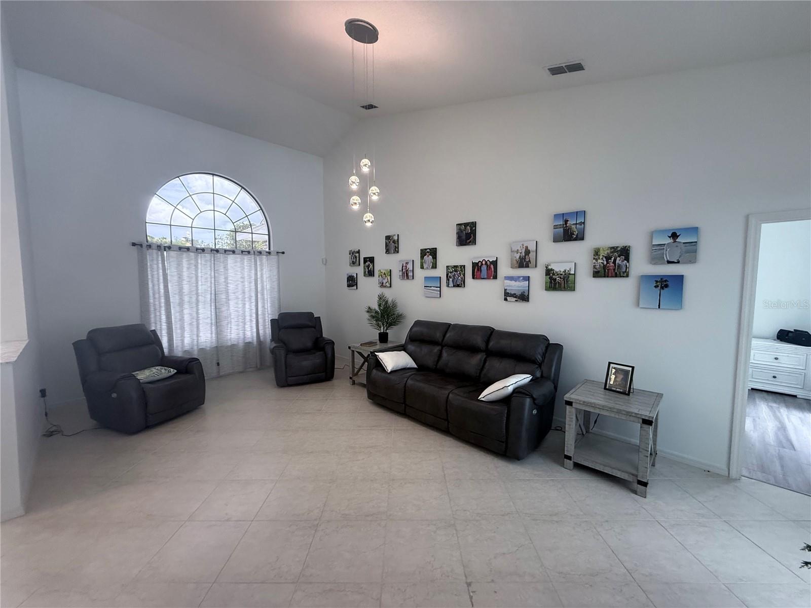 199 N CRYSTAL MEADOW PATH