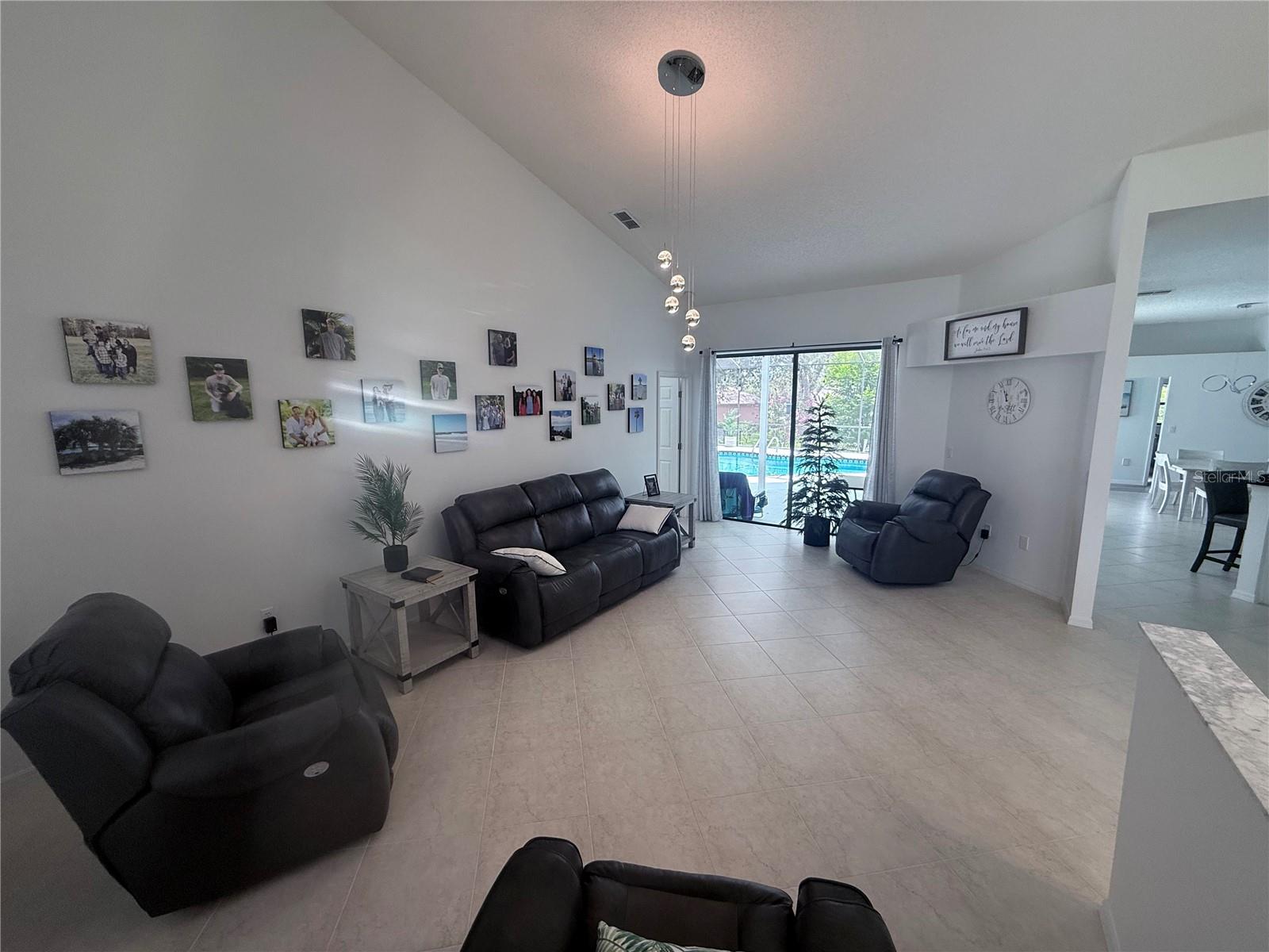 199 N CRYSTAL MEADOW PATH