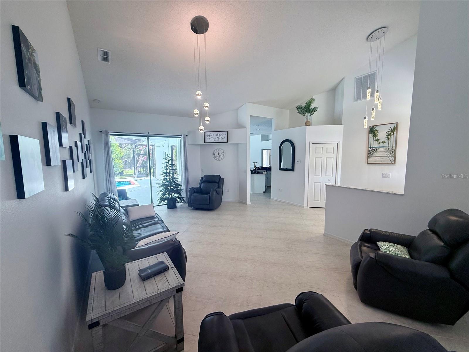 199 N CRYSTAL MEADOW PATH