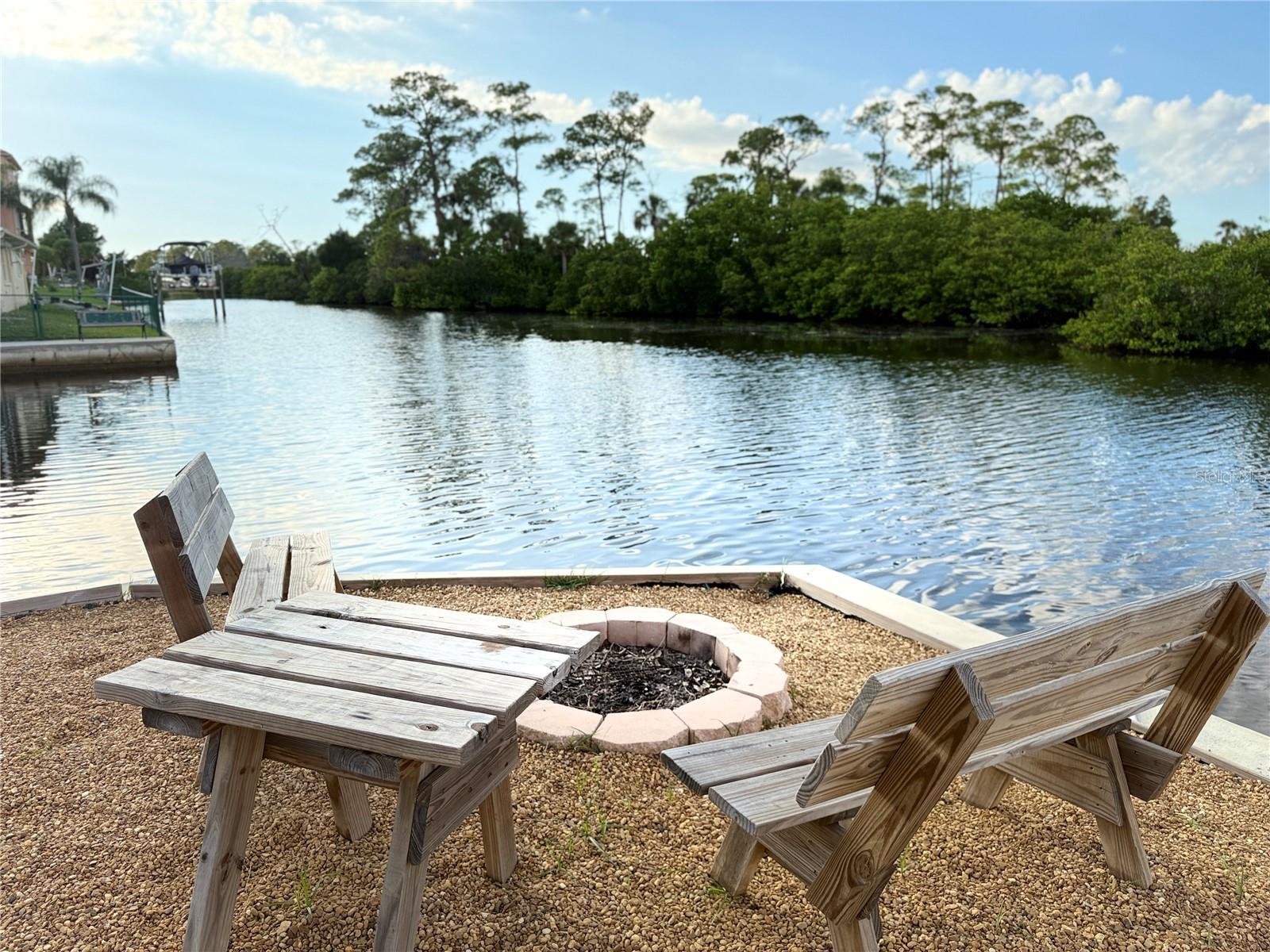 9927 ISLAND HARBOR DR