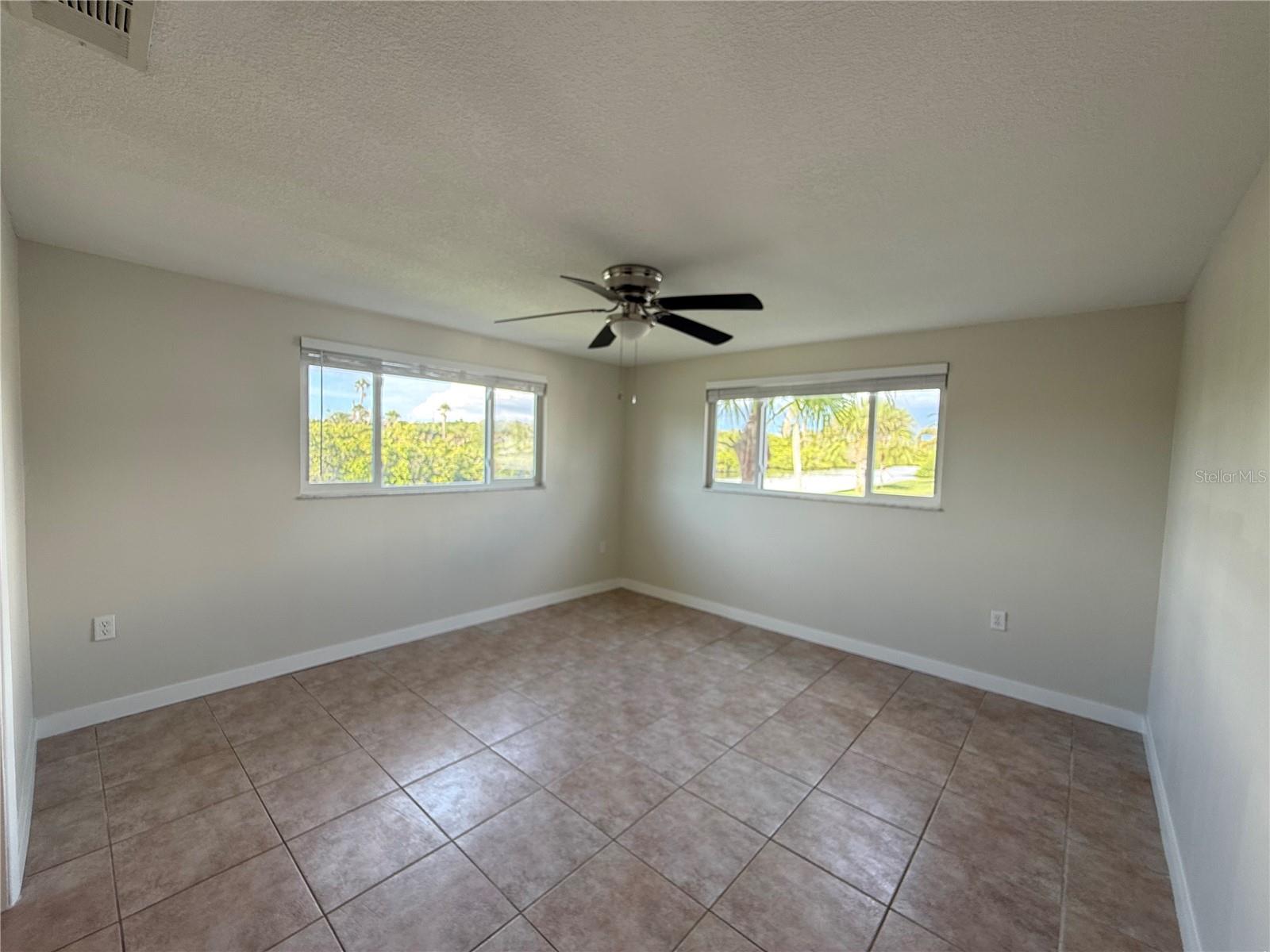 9927 ISLAND HARBOR DR