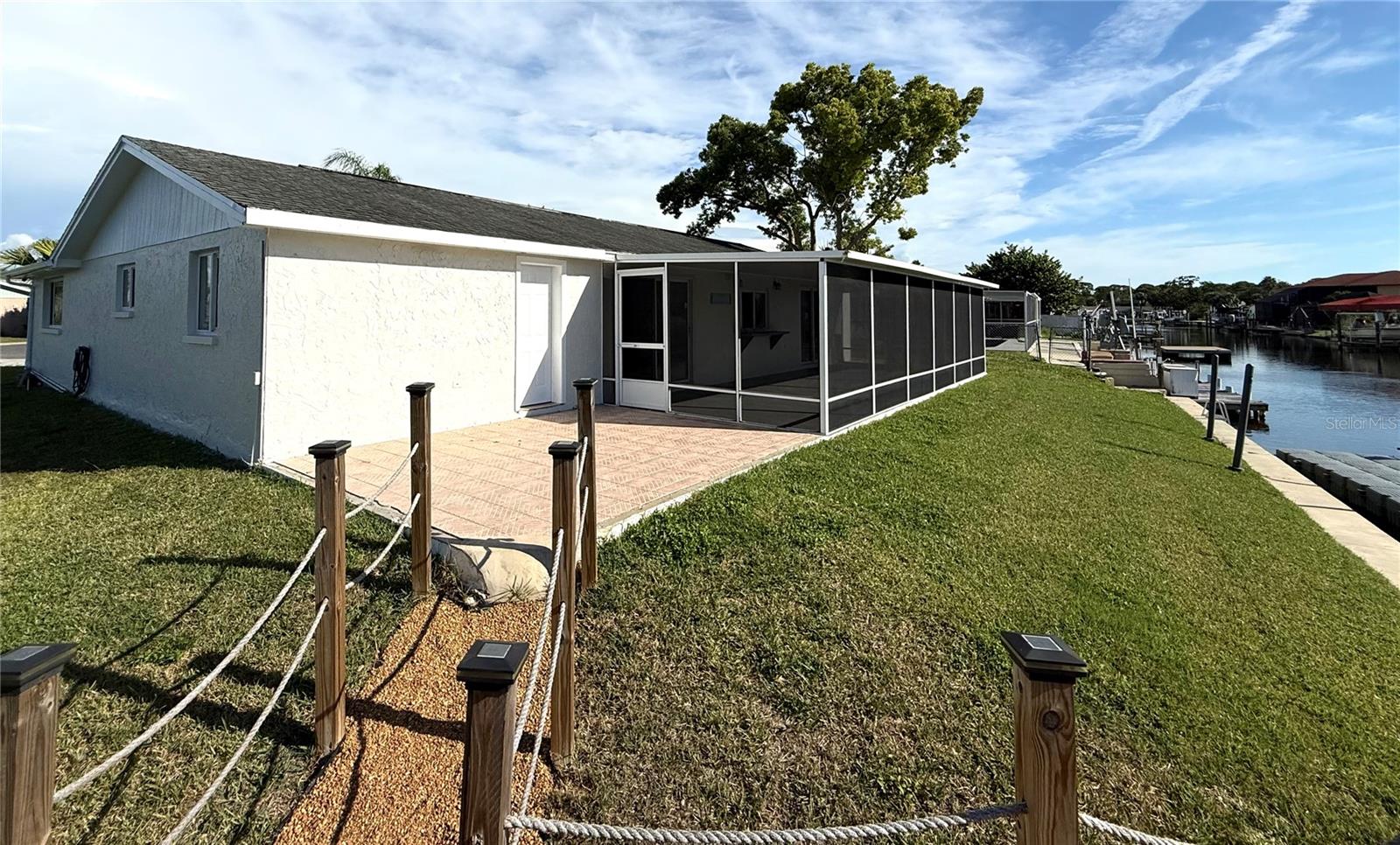 9927 ISLAND HARBOR DR