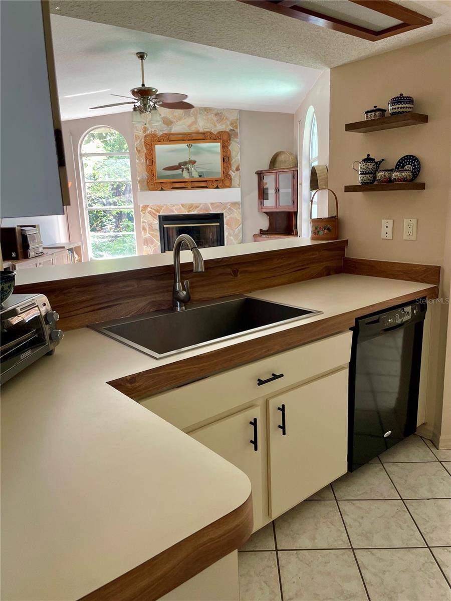 2156 NEW AZORA RD