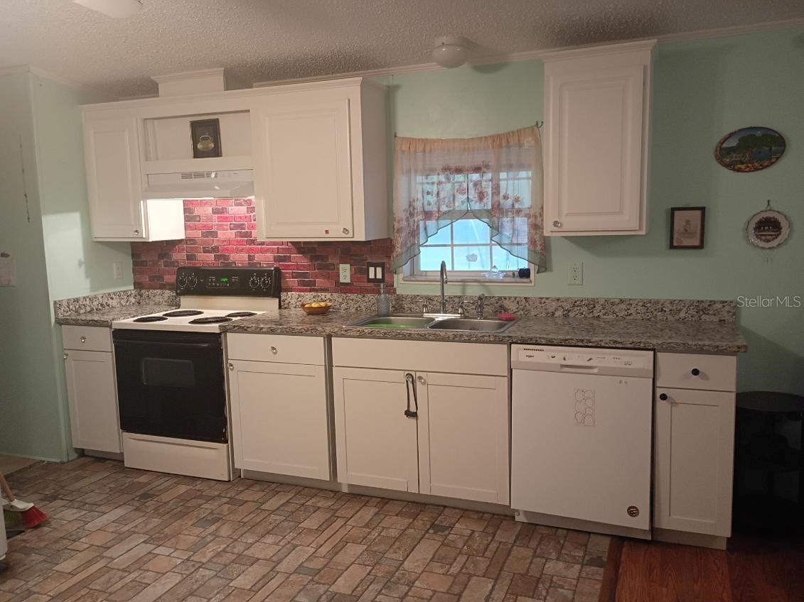 2042 S SUNWOOD PT