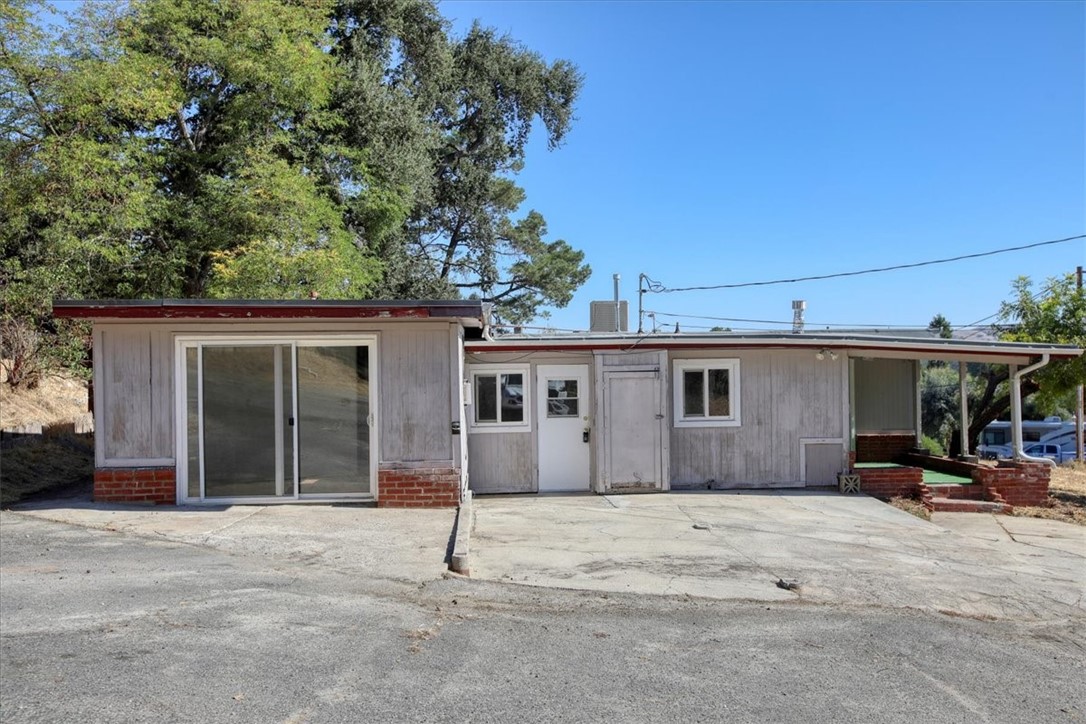 5765 Dolores Avenue